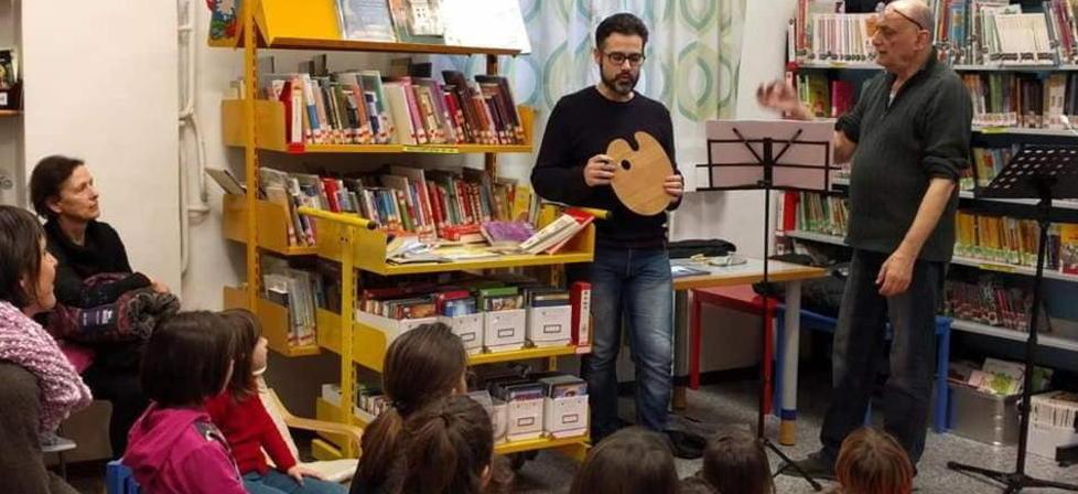 Iniziato il trasferimento dei libri in piazza Appiani dove si riaprirà in musica 