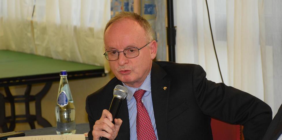 Una chiacchierata sulla sicurezza con il generale