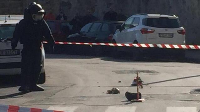 Falso allarme bomba: fatto brillare pacco di vino