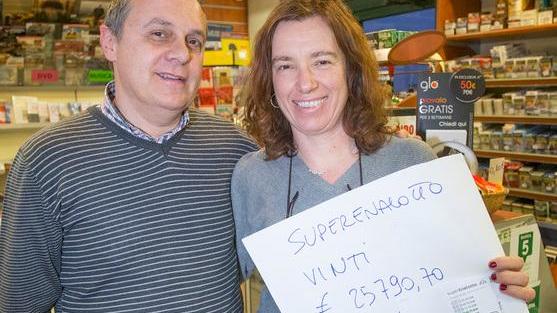 Fa 5 al Superenalotto e vince 25mila euro