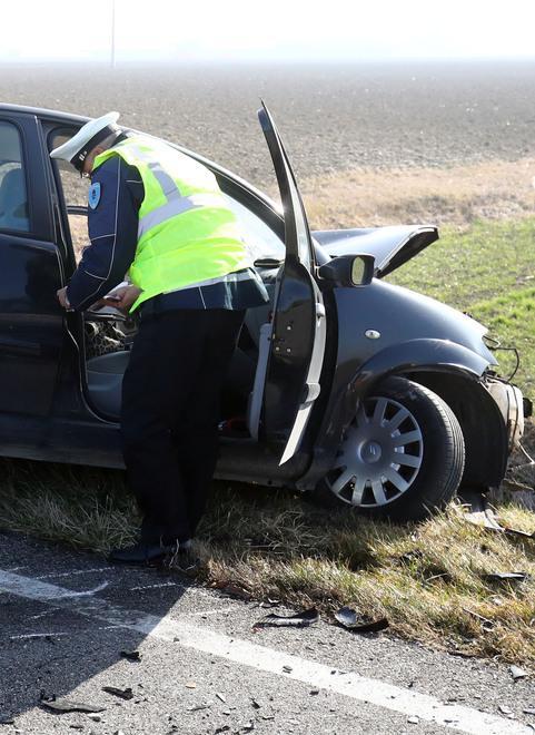 Centra in pieno il tir Una donna è grave 