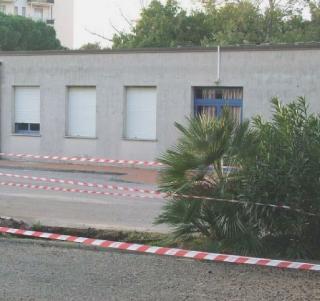 Un’immagine della scuola elementare di San Vincenzo costruita al contrario rispetto al progetto originale