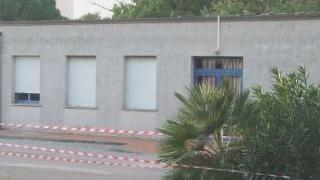 Un’immagine della scuola elementare di San Vincenzo costruita al contrario rispetto al progetto originale