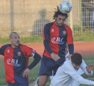 Torna il derby della Valdera e ancora una volta con i tifosi lasciati fuori dalle tribune
