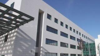 L’ospedale San Giuseppe di Empoli e un distributore di bibite e merendine