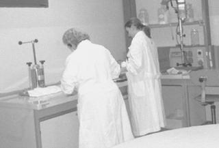 Alcune infermiere al lavoro in un ospedale