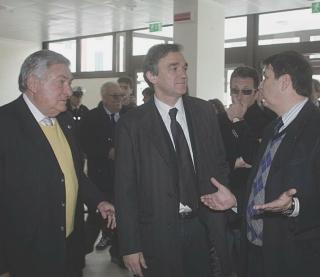 Enrico Rossi alle Redi (al centro) accolto da Fiori e Galassi