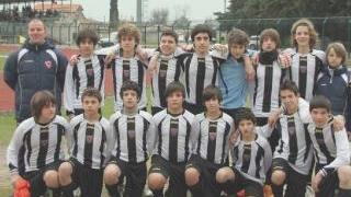 I giovanissimi B dello Sporting e mister Ricci