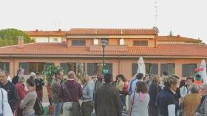 <strong>2008 </strong>Folla col presidente Frascino al “battesimo” della struttura