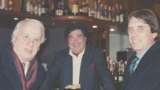 <strong>VIAREGGIO. </strong><strong>E’ morto Rolando Pucci, grande barman, testimone e protagonista della Versilia Anni Ruggenti. Aveva 74 anni. Lascia nel dolore la moglie Mirella, i figli Ansia e Andrea e uno stuolo di amici, i suoi clienti, diverse generazioni che lo hanno, ricambiati, sempre amato. I funerali si svolgeranno oggi alle 15 alla chiesa del Buon Consiglio al quartiere Terminetto. </strong>