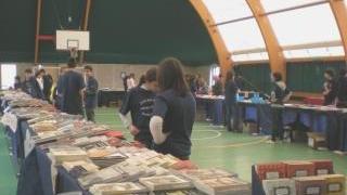 Libri in primo piano a scuola