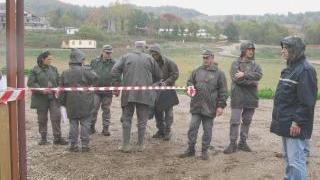 La forestale al Pantano durante il sequestro del villaggio new age Sotto, una ristrutturazione