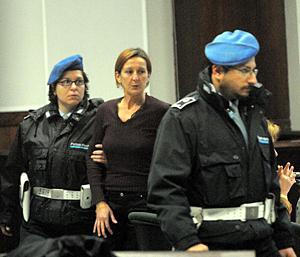 Fece uccidere il marito dall'amico condannata a quindici anni di carcere