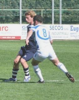 Sassarini a centrocampo