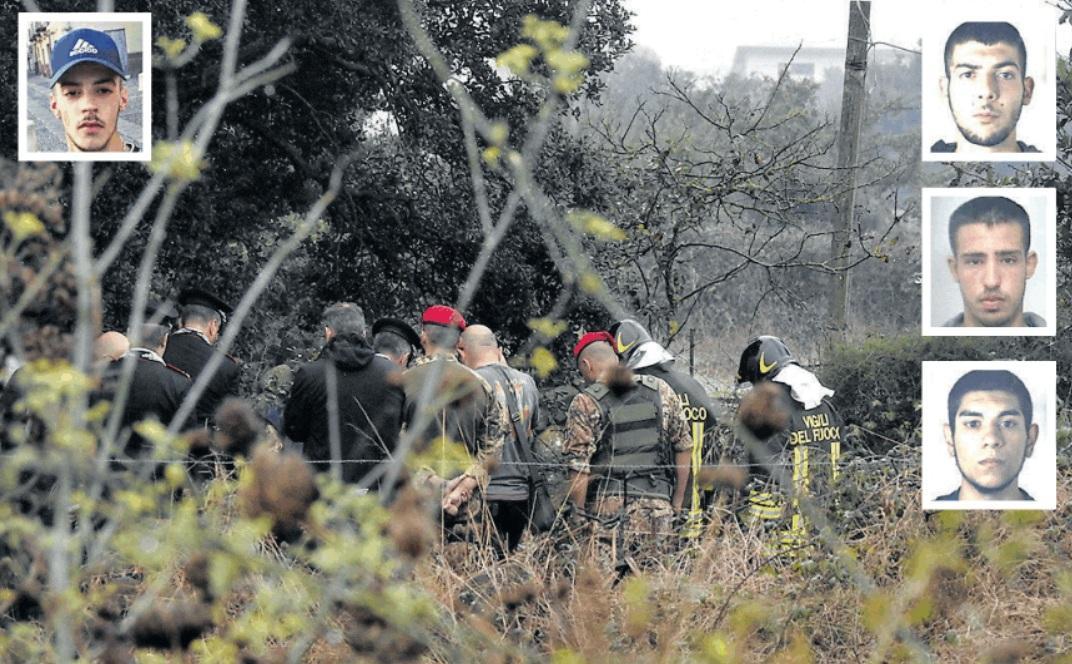A sinistra Manuel Careddu. A destra, Christian Fodde, Riccardo Carta e Matteo Satta