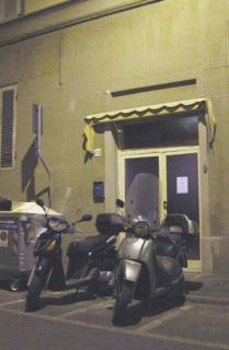<strong>SOTTO SEQUESTRO. </strong>Il fondo in via San Carlo sigillato dalle volanti della polizia Un tunisino è finito in manette