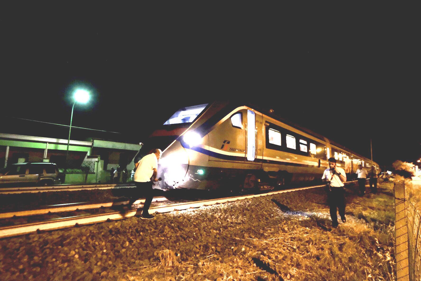Treno travolge cinque mucche sulla Macomer-Cagliari