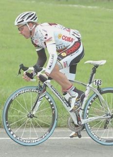 Vladislav Borisov allattacco durante una tappa della Settimana Coppi Bartoli  