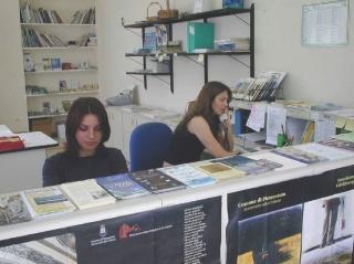 <b>NUOVA POSTAZIONE.</b> Impiegate dellufficio informazioni turistiche di Forte dei Marmi       