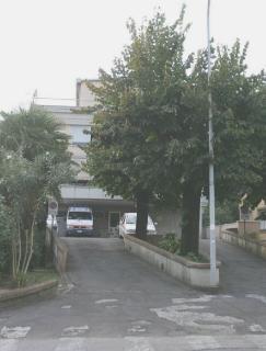 La rampa di accesso alla sede della Societ&agrave; di soccorso pubblico 