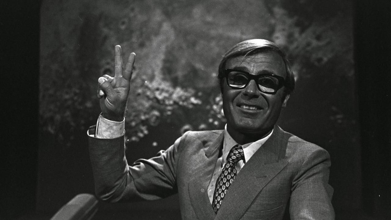 Tito Stagno negli studi Rai durante la diretta sull'allunaggio: era il 20 luglio 1969