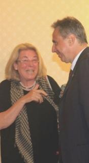 Marta Gazzarri ha comunicato al sindaco Alessandro Cosimi la decisione di lasciare la giunta comunale      