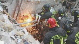 Vigili del fuoco al lavoro all’Aquila