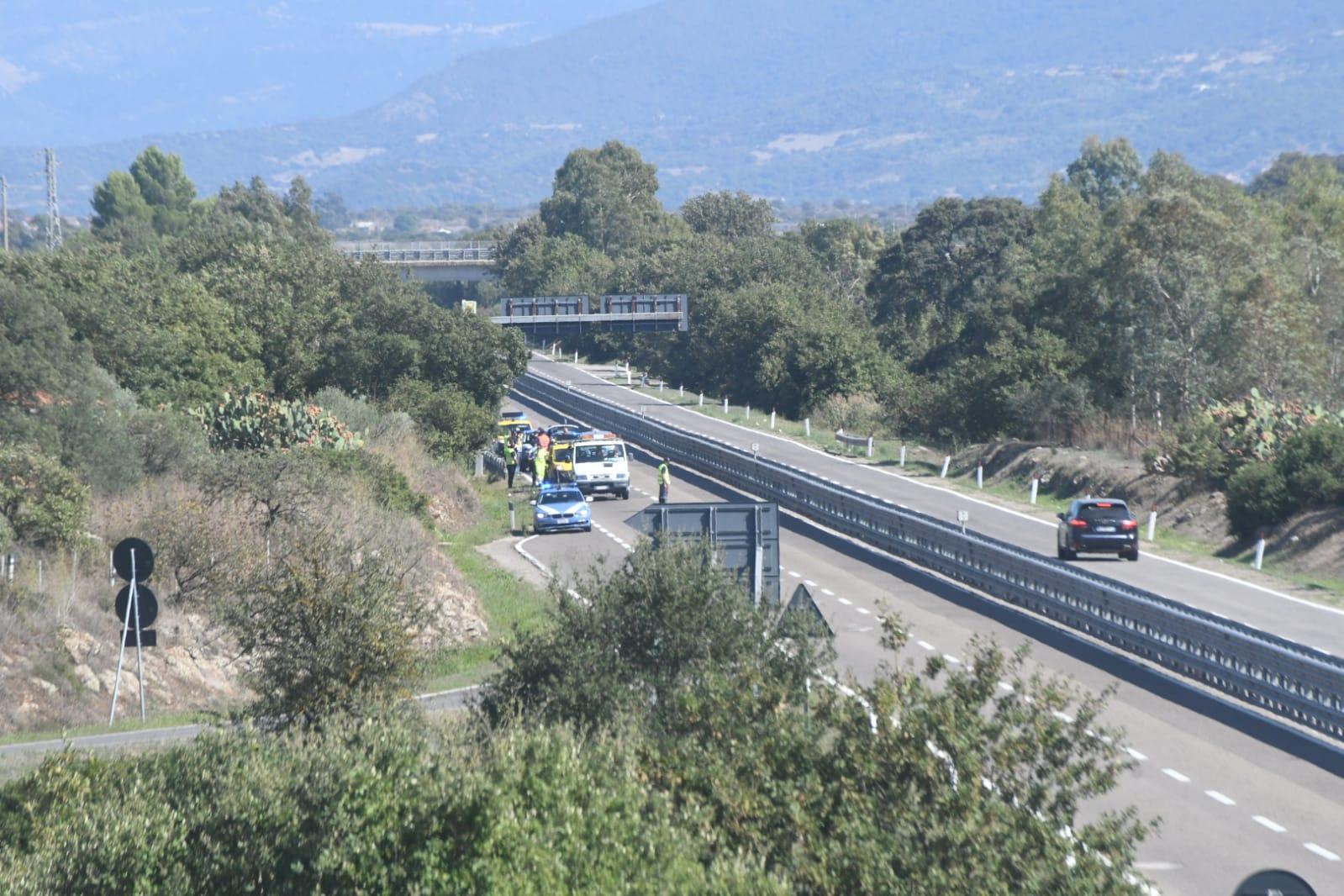 Incidente sulla 131 Dcn al bivio per Ghilarza: una donna in ospedale a Sassari con l'elisoccorso 