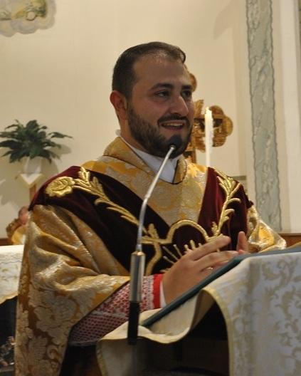 Stintino abbraccia il nuovo parroco 