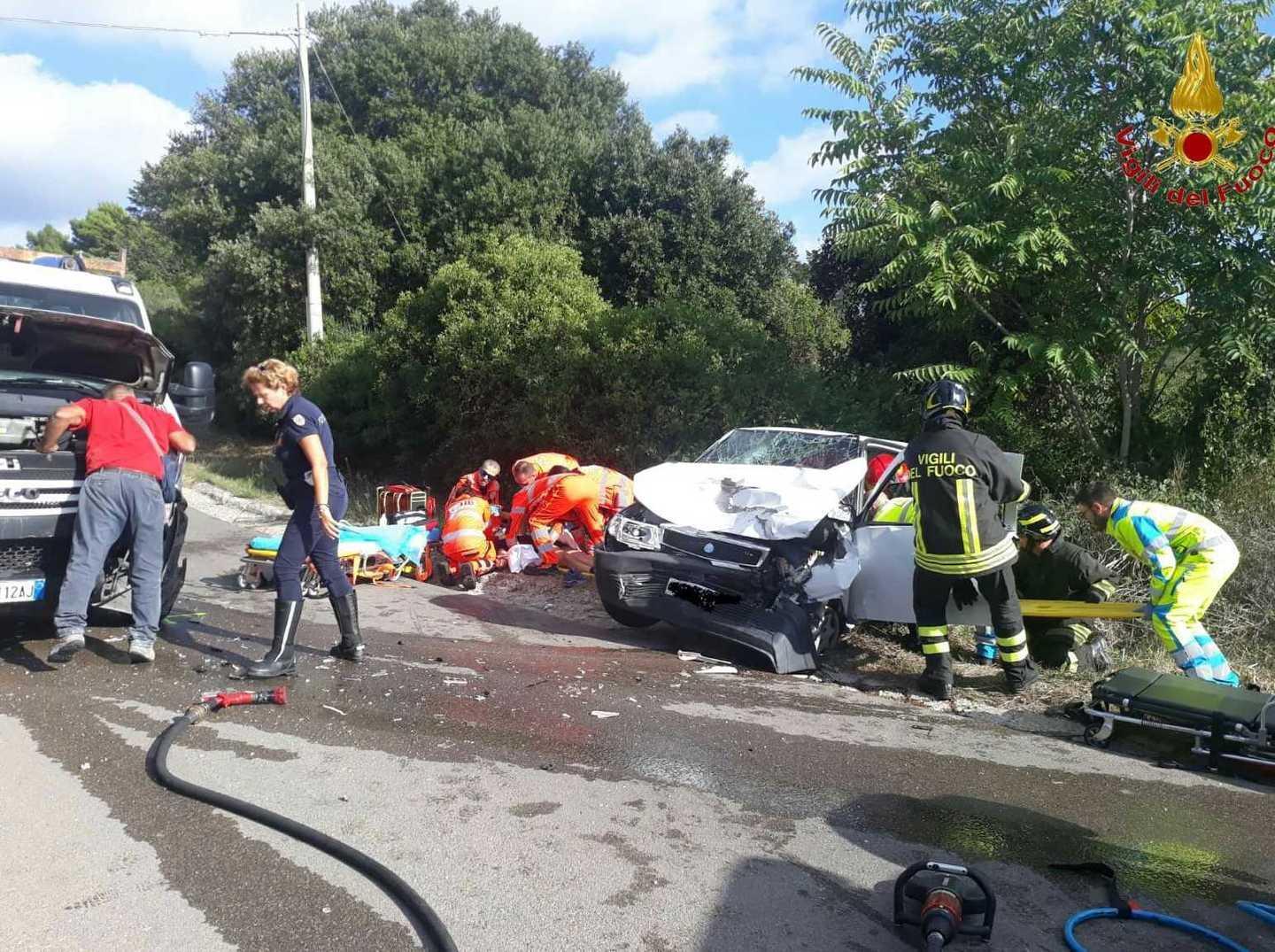 Sassari, frontale in via Luna e Sole: due feriti 