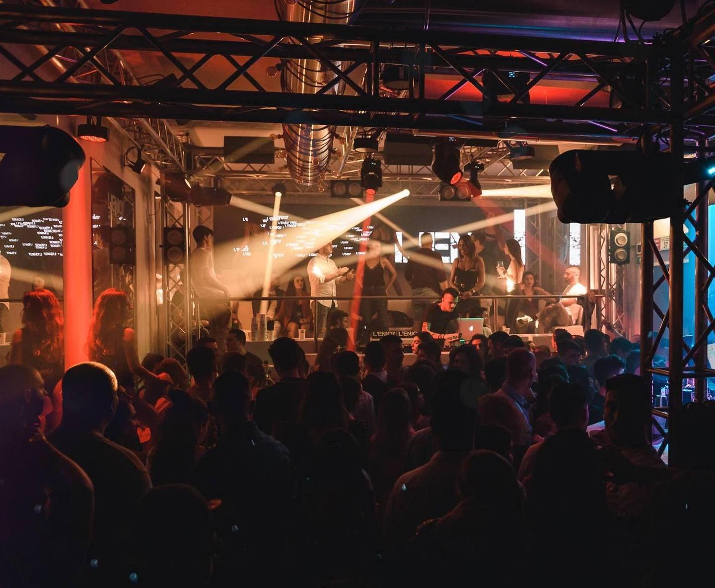 «Insulti omofobi», è giallo dopo la notte all’Enjoy 