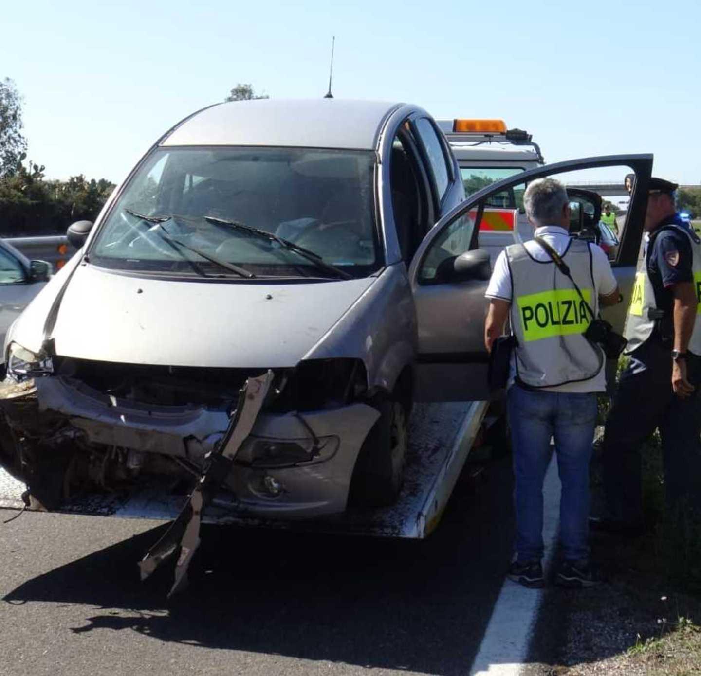 Sbalzata fuori dall’auto, in rianimazione