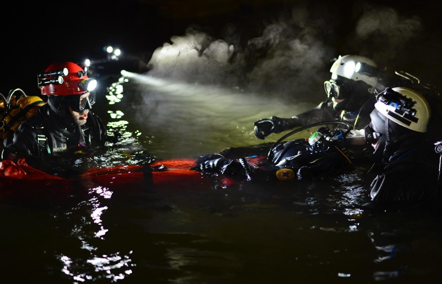 Gli speleosub sardi e liguri fanno palestra a Sa Oche 