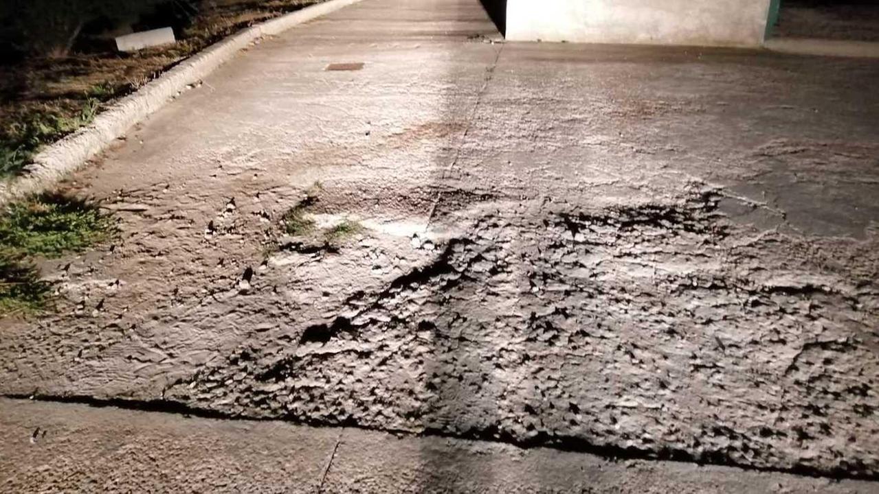 Con la bici in una buca: bambino in ospedale