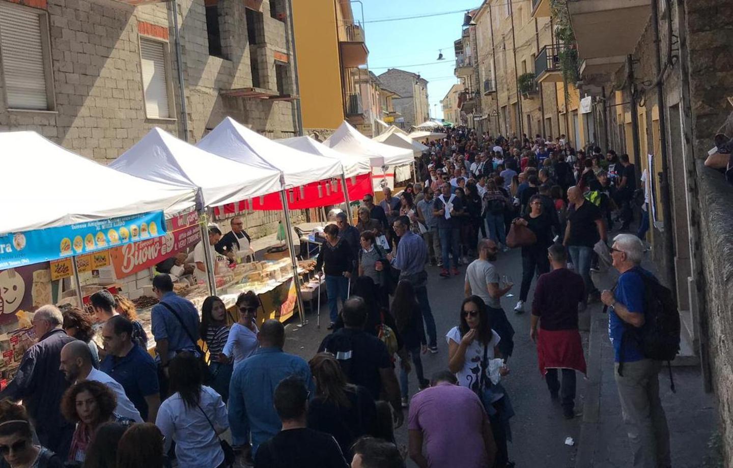 Gavoi apre le cortes e si gemella con Baunei 