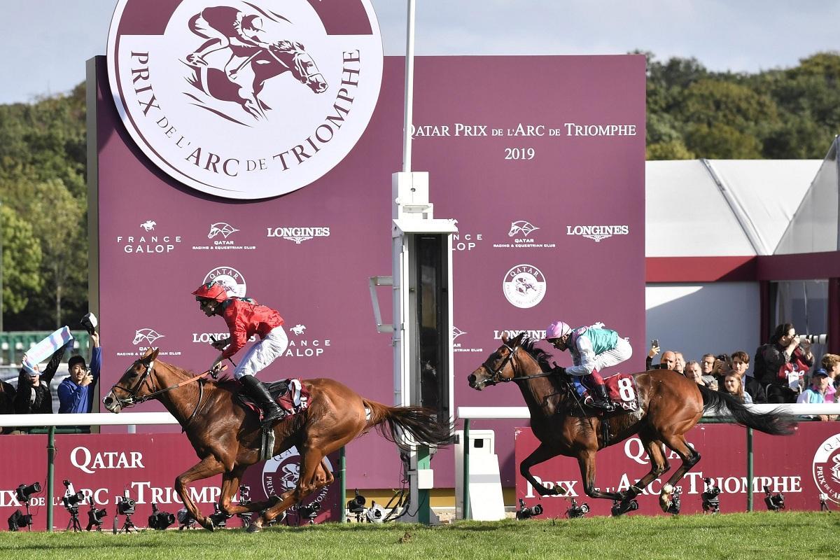 Dettori secondo sul palo dell'Arc de Triomphe