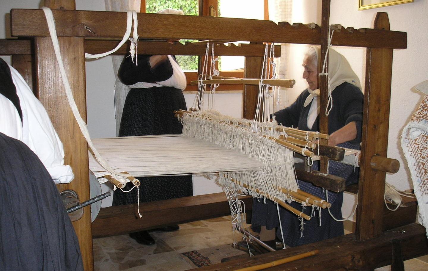 Meana Sardo apre le sue “Domos antigas” 