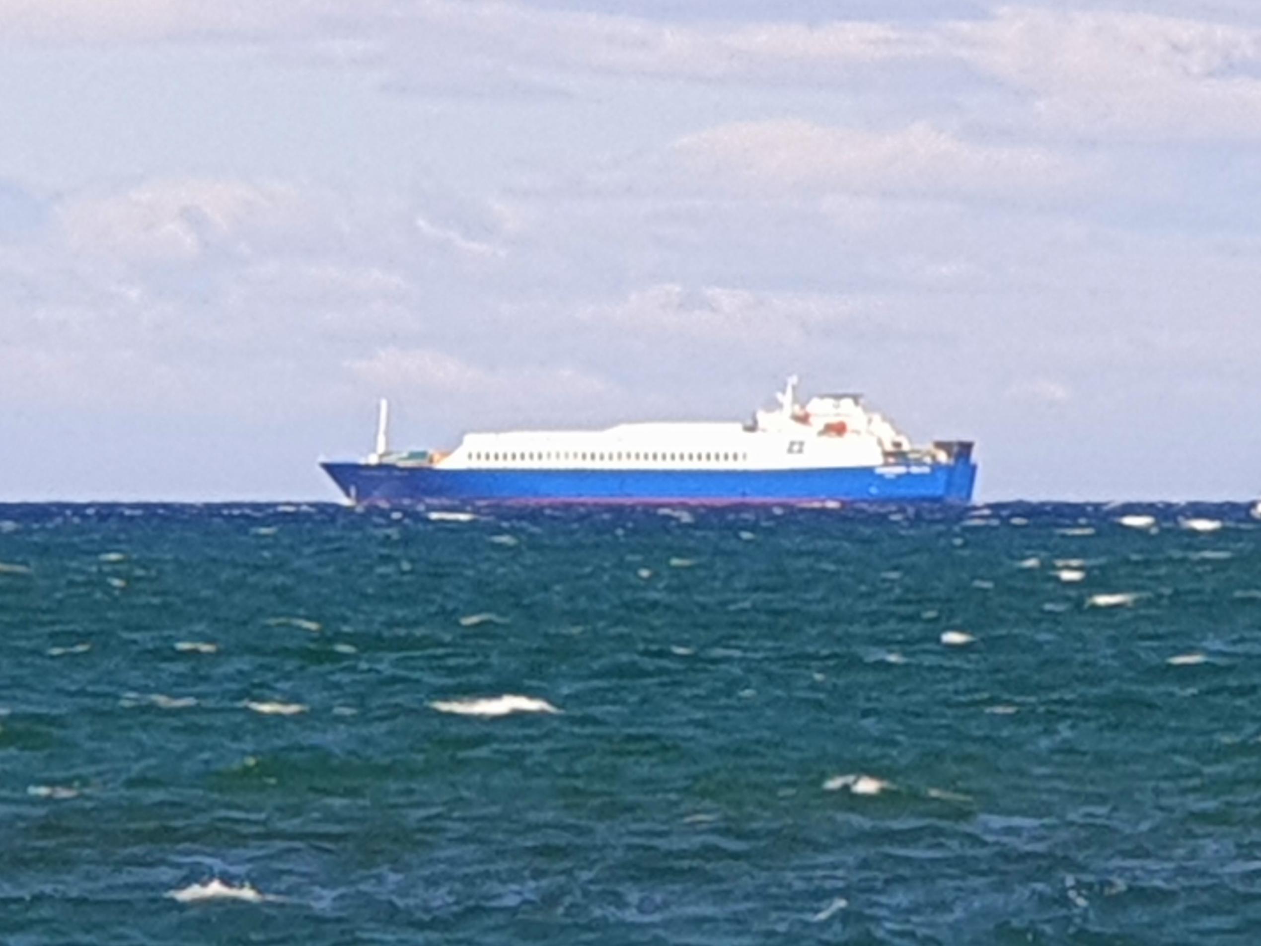 Il cargo in cui è avvenuto l'incidente sul lavoro (foto Ivan Nuvoli)