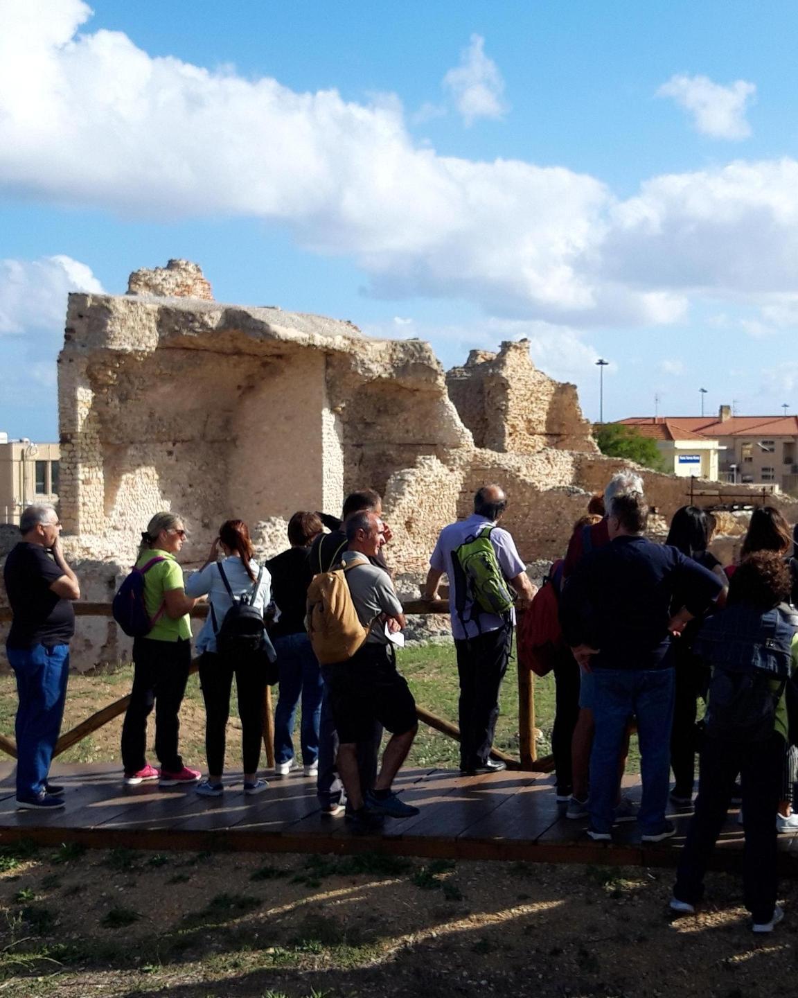 Più di cento persone entusiaste tra le rovine di Turris Libisonis