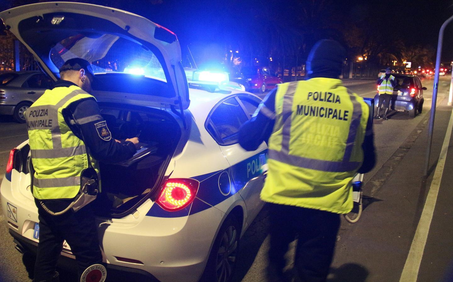 Ubriaca e sdraiata a terra 14enne soccorsa dai vigili 