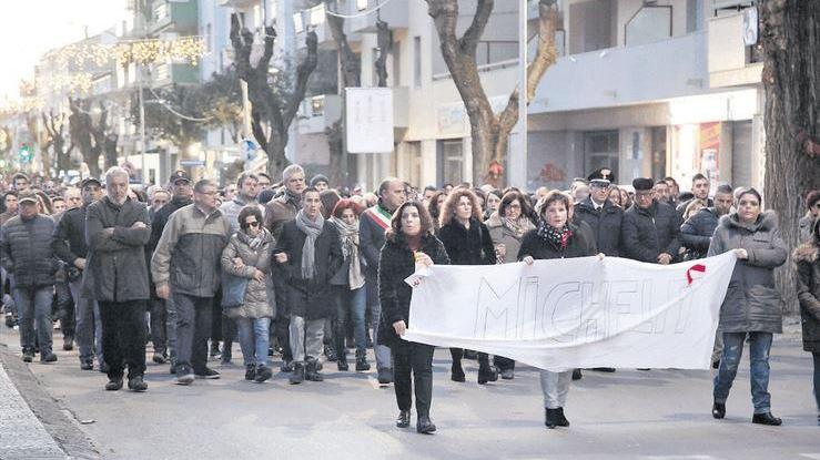 Femminicidio ad Alghero, le donne in piazza per Michela 