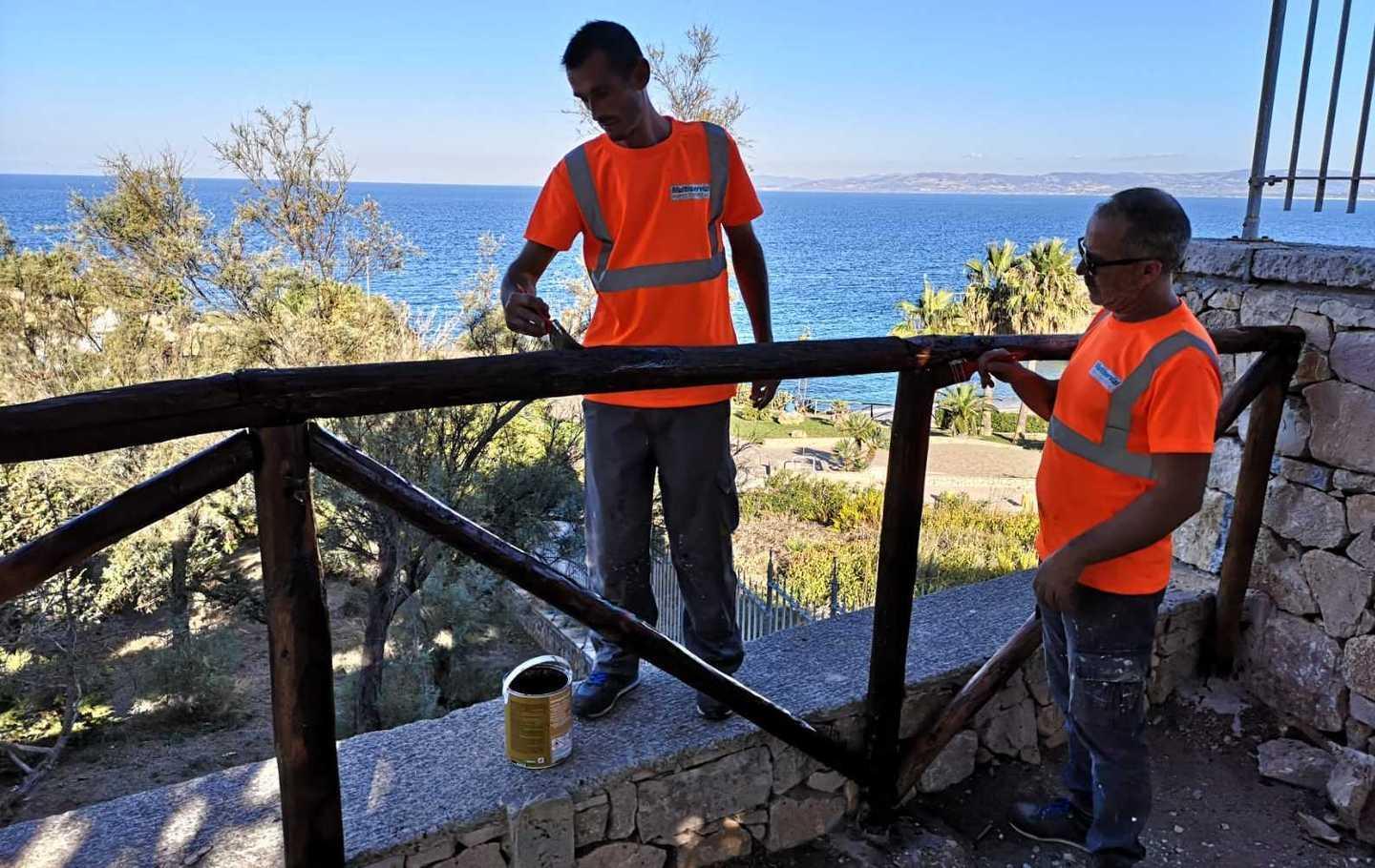 Vandali nei parchi... e il Comune ripara 