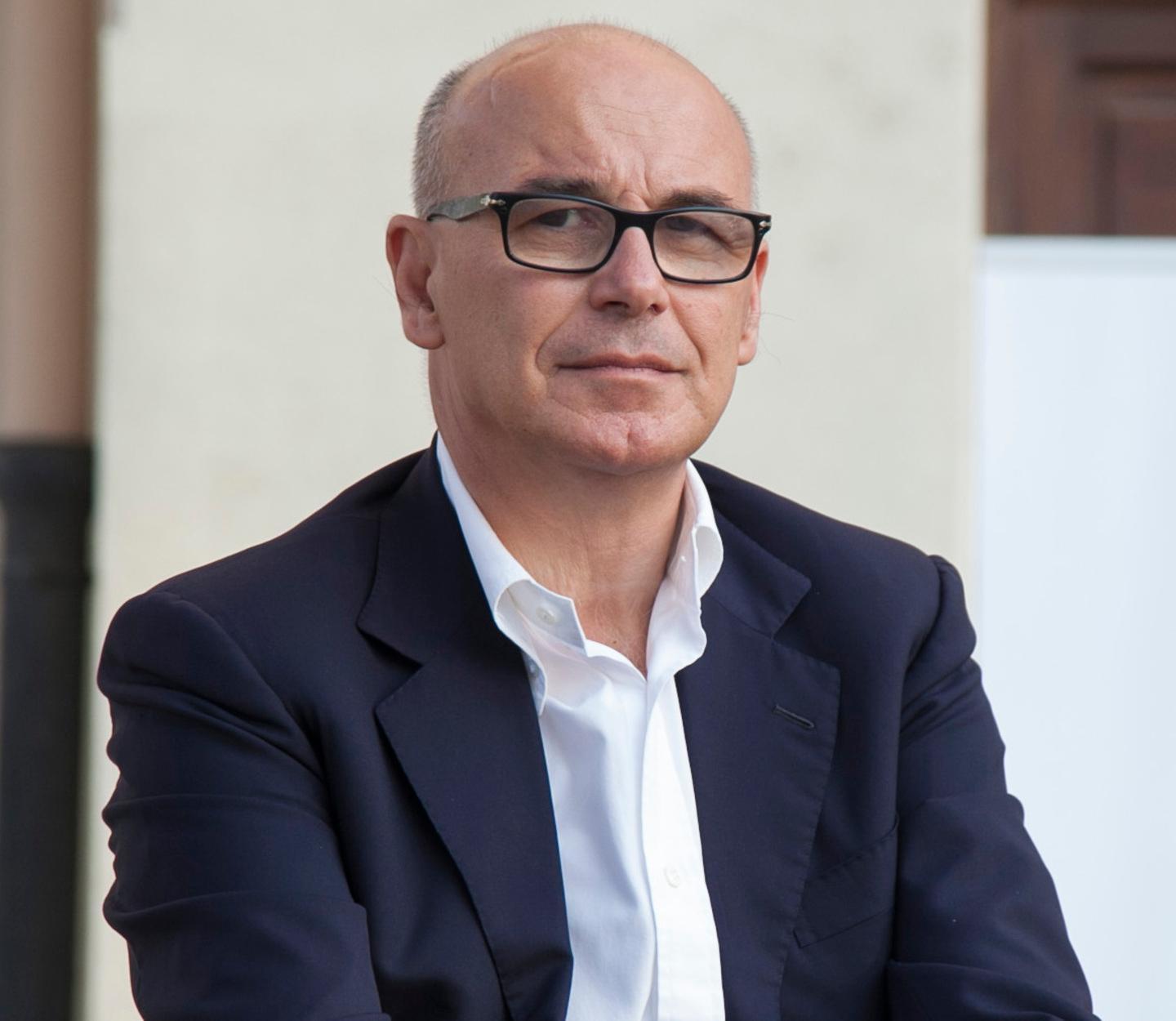 Soru: "Ma quale consulente, do solo consigli da imprenditore" 