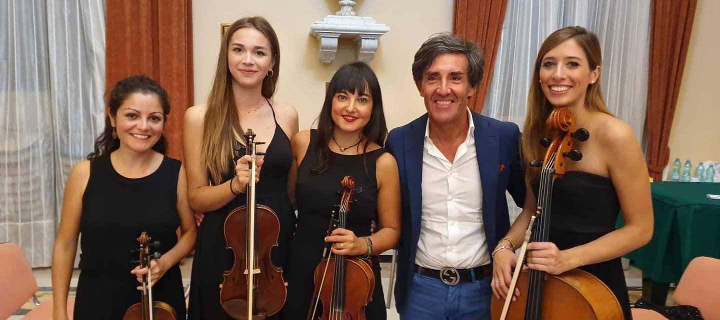 “Les Fleurs” incantano il pubblico 