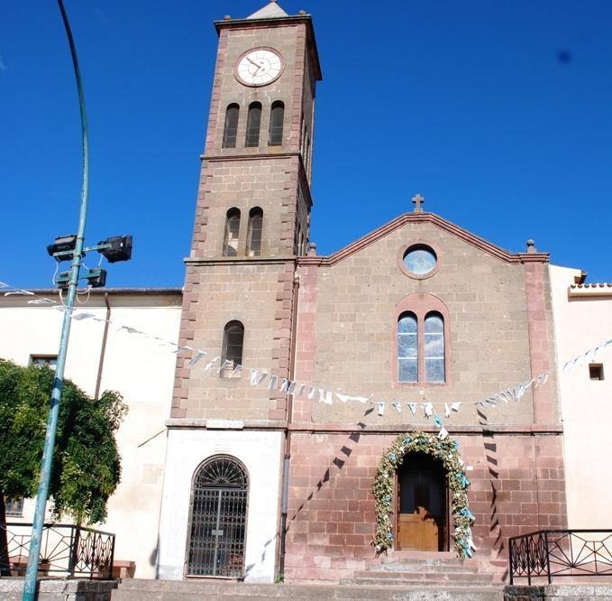 Ittiri, entra in chiesa a rubare le offerte ma finisce in manette