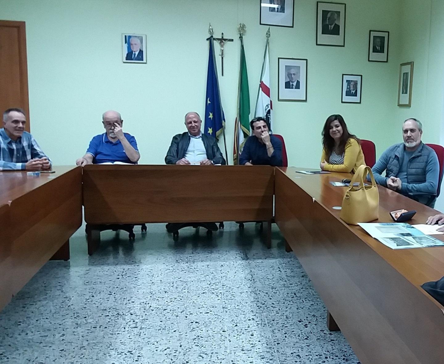 Ula Tirso, dopo l'intimidazione Loi annuncia: «Non mi dimetterò» 