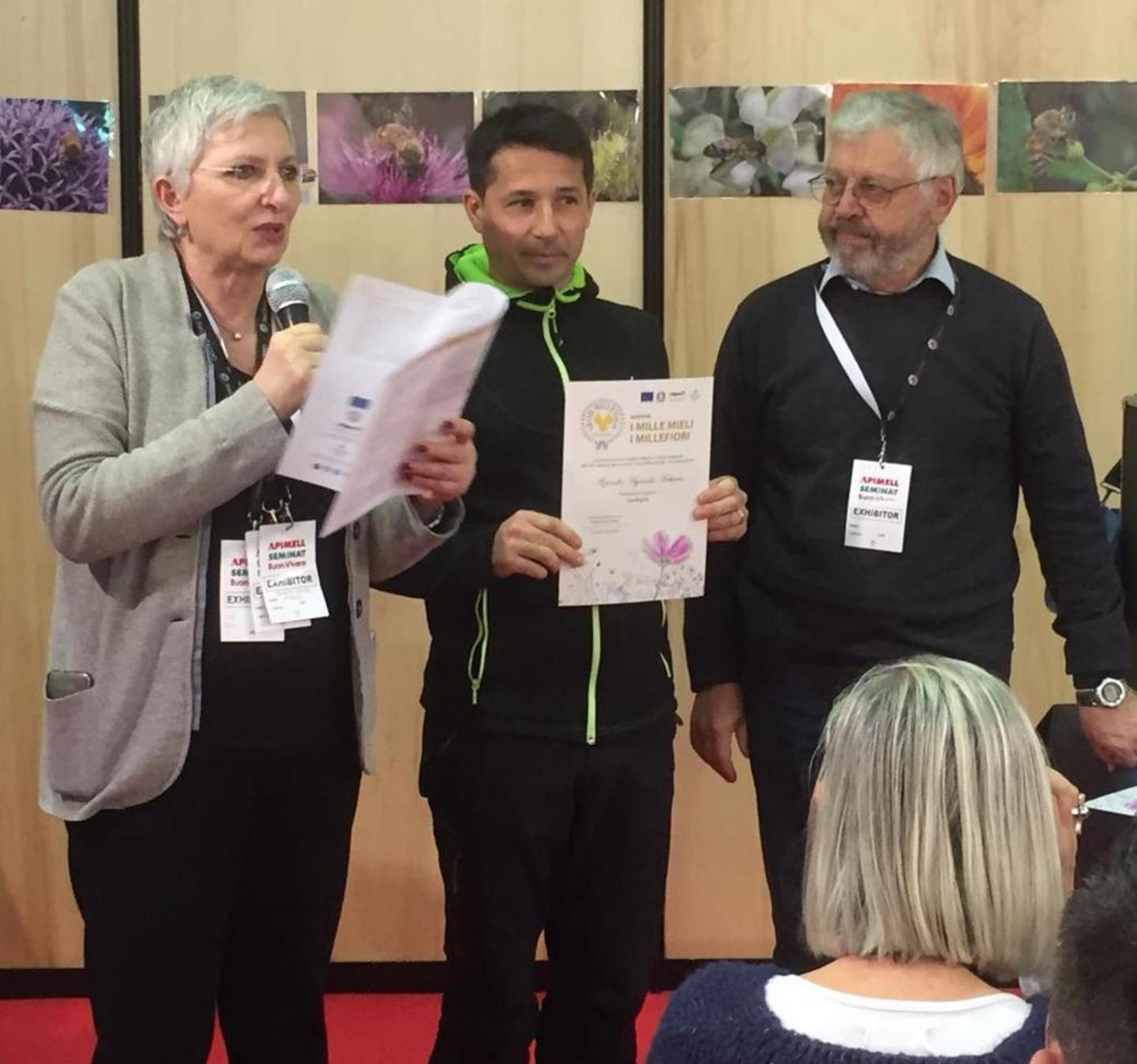 Daniele, l’ex informatico adesso alleva api regine 