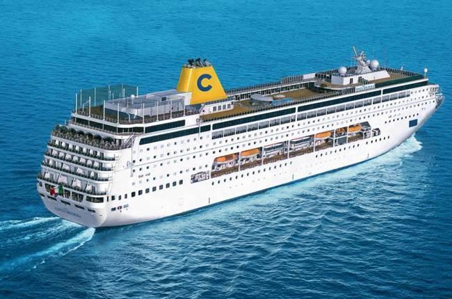 La nave "Costa Smeralda" per nuove linee Cagliari-Palermo