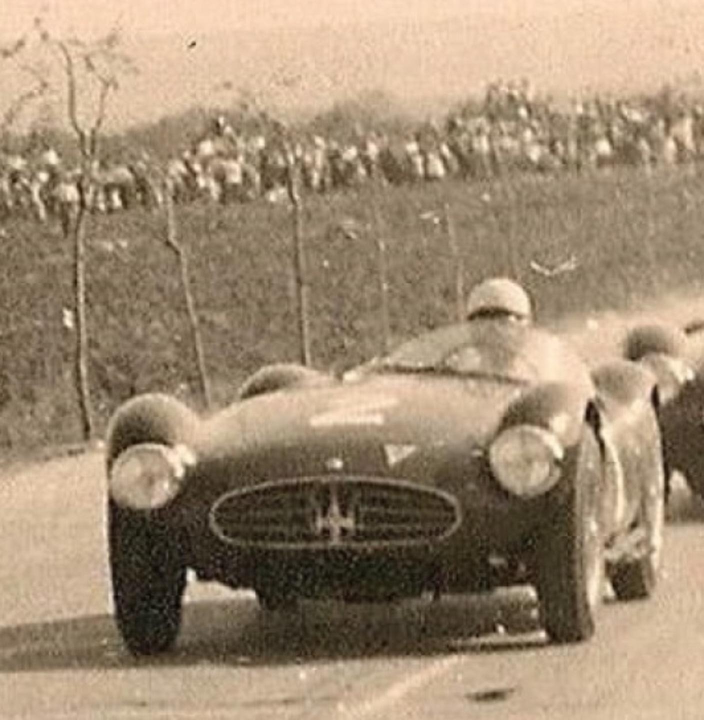 Motori d’epoca nel vecchio circuito di Platamona