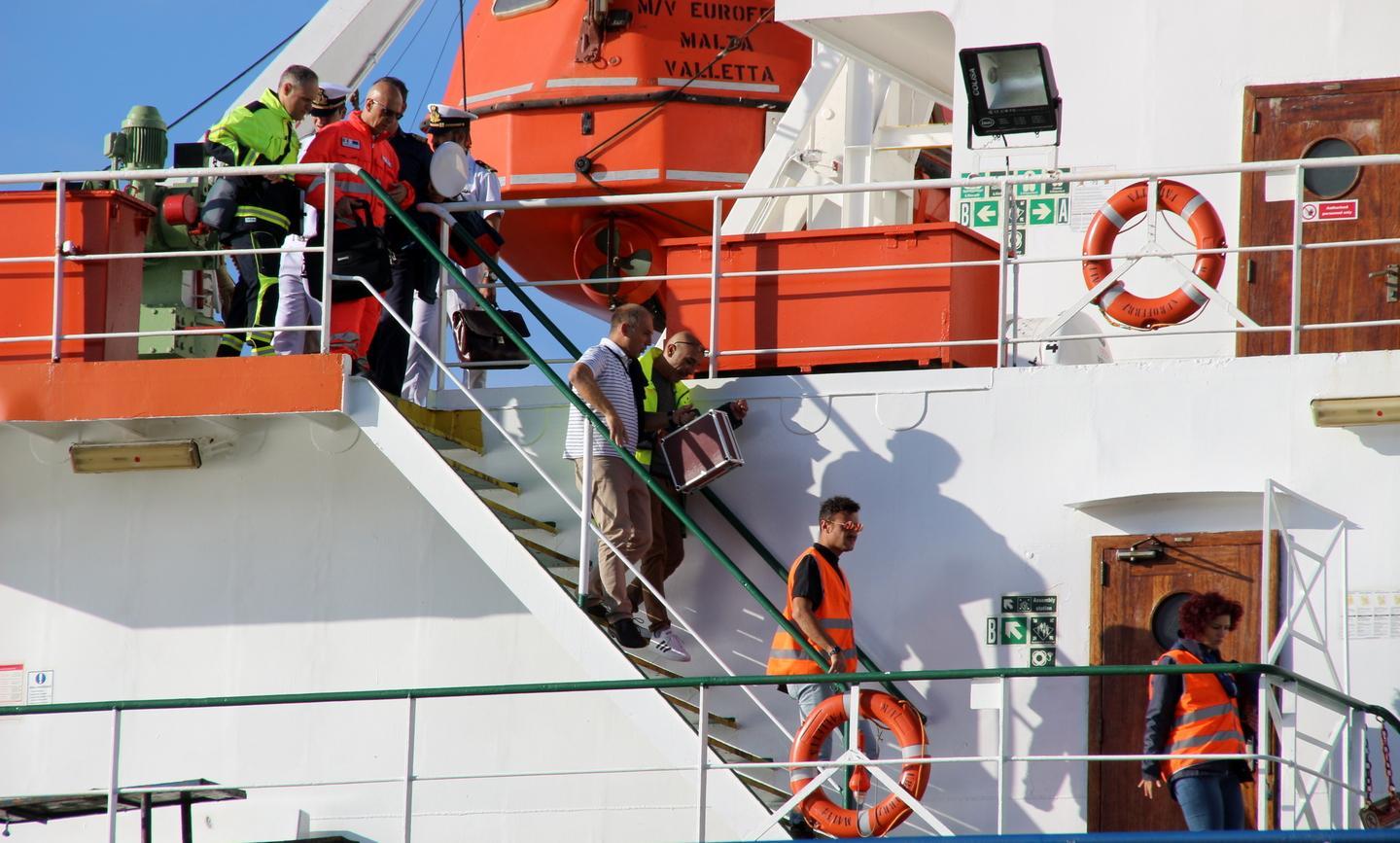 Marinaio morto a bordo del cargo, primi indagati 